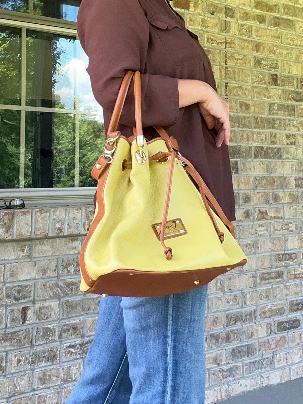 Valentina Italia Yellow Leather Drawstring Shoulder Bag with Brown Trim - Picture 2 of 13